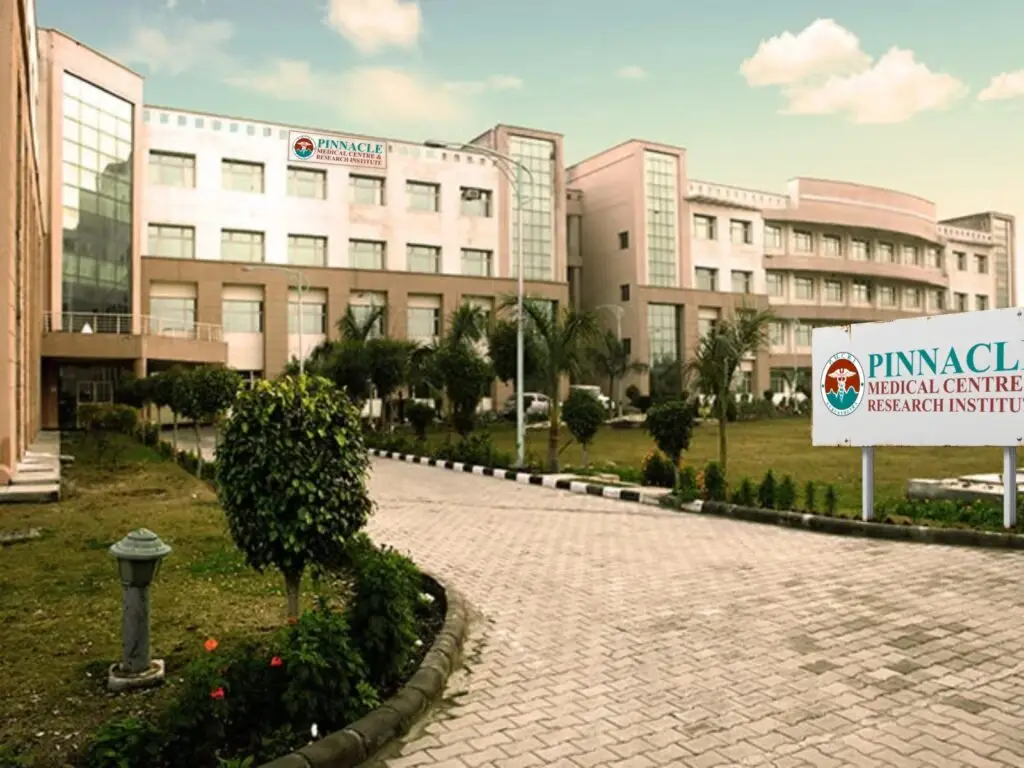 Pinnacle Medical Centre and Research Institute – PMCRI Block building exterior view